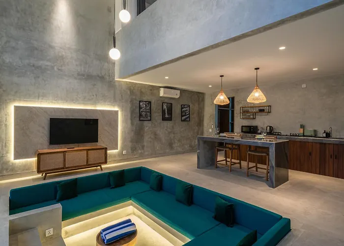 Casa Solo - Chic Industrial 1br Close To Pererenan Villa