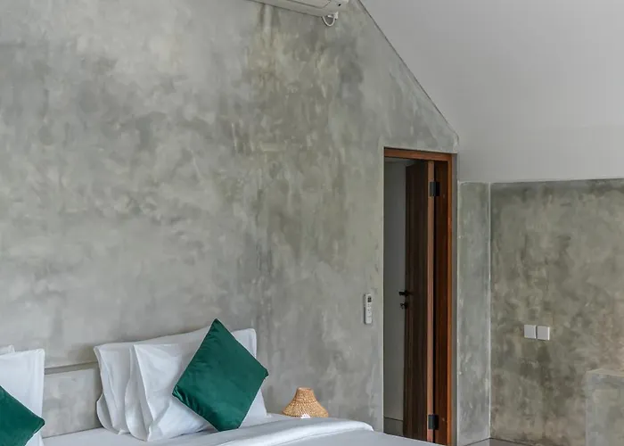 Casa Solo - Chic Industrial 1br Close To Pererenan *