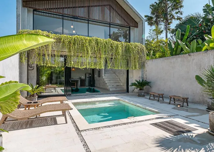 Casa Solo - Chic Industrial 1br Close To Pererenan Villa