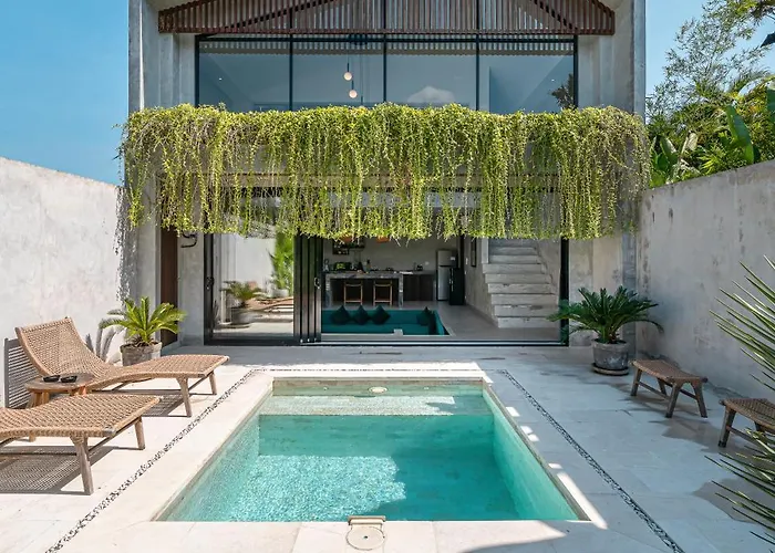 Casa Solo - Chic Industrial 1br Close To Pererenan Villa