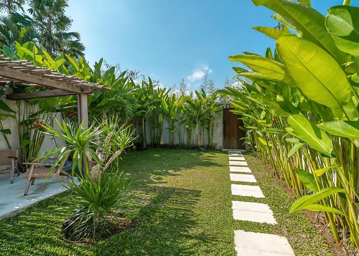 Casa Solo - Chic Industrial 1br Close To Pererenan Villa *