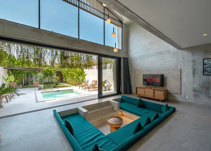 Casa Solo - Chic Industrial 1br Close To Pererenan Villa *